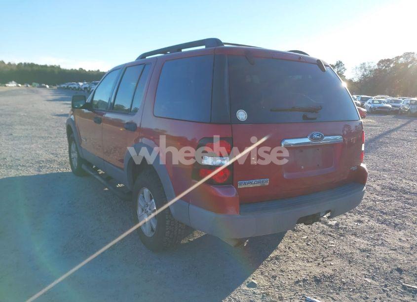Photo 3 of 2006 Ford Explorer XLT (VIN 1FMEU63E96UA42331)