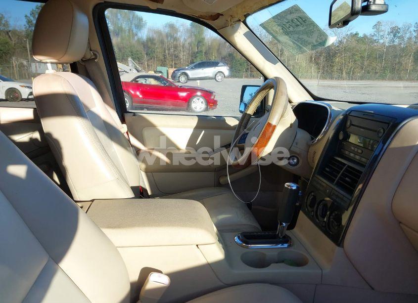 Photo 5 of 2006 Ford Explorer XLT (VIN 1FMEU63E96UA42331)