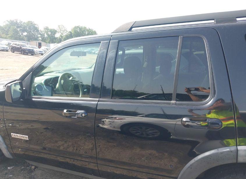 Photo 15 of 2007 Ford Explorer XLT (VIN 1FMEU63E97UB50966)