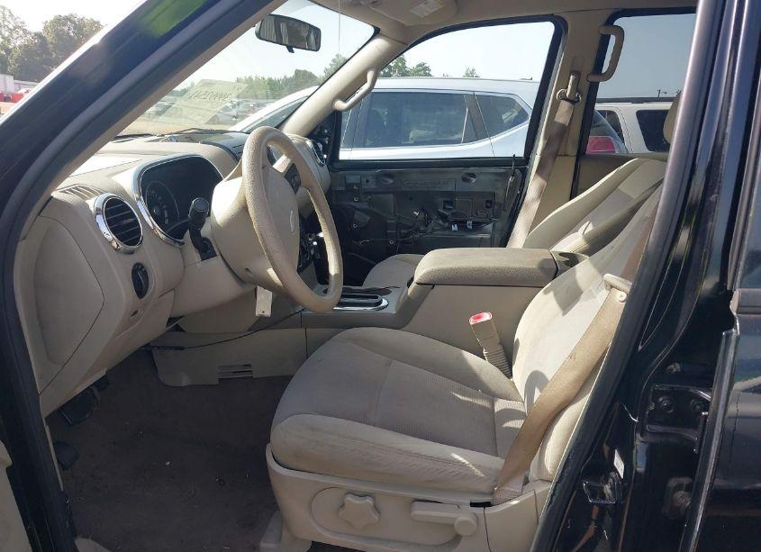 Photo 5 of 2007 Ford Explorer XLT (VIN 1FMEU63E97UB50966)