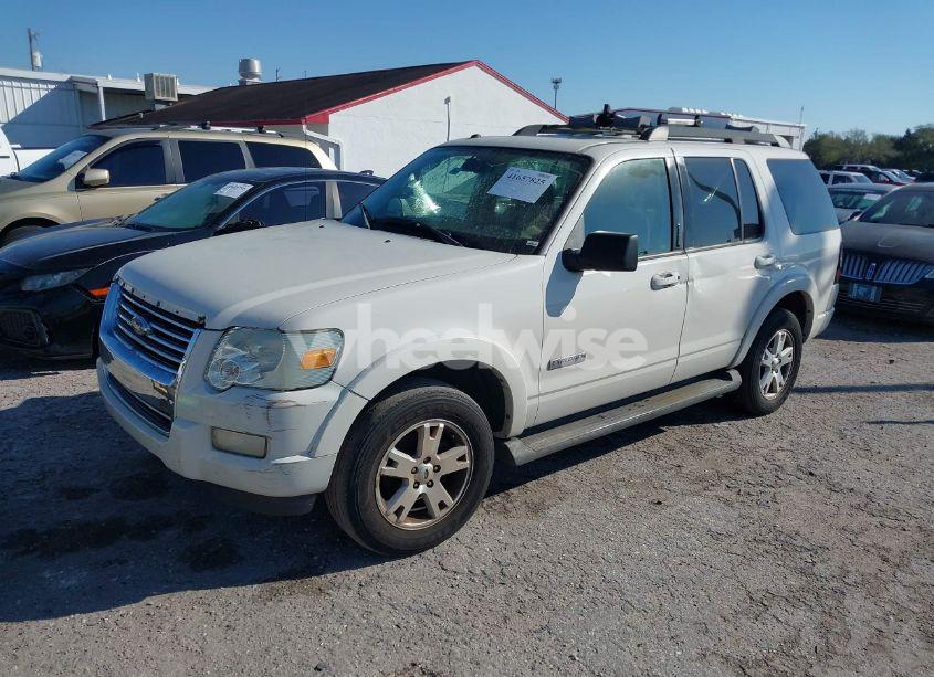 Photo 2 of 2008 Ford Explorer XLT (VIN 1FMEU63E98UA49959)