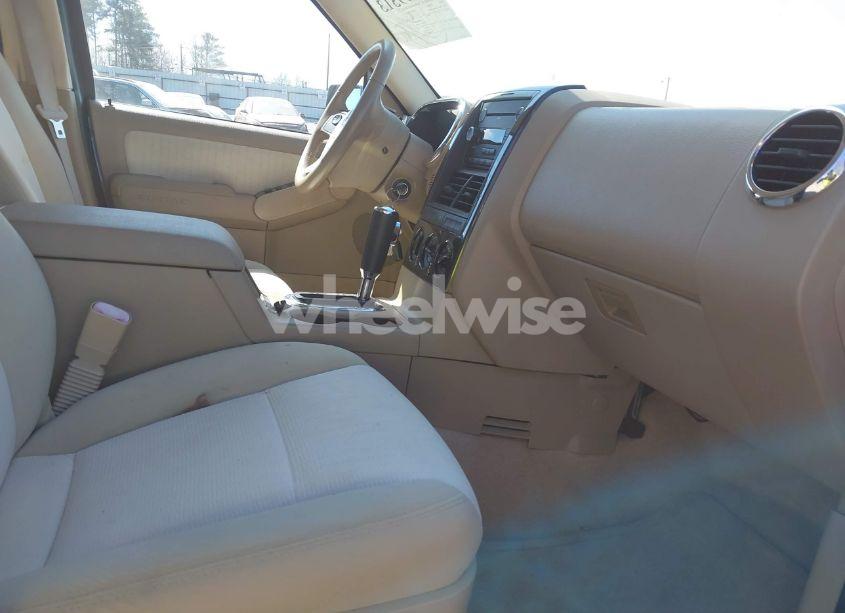 Photo 5 of 2008 Ford Explorer XLT (VIN 1FMEU63E98UA90706)