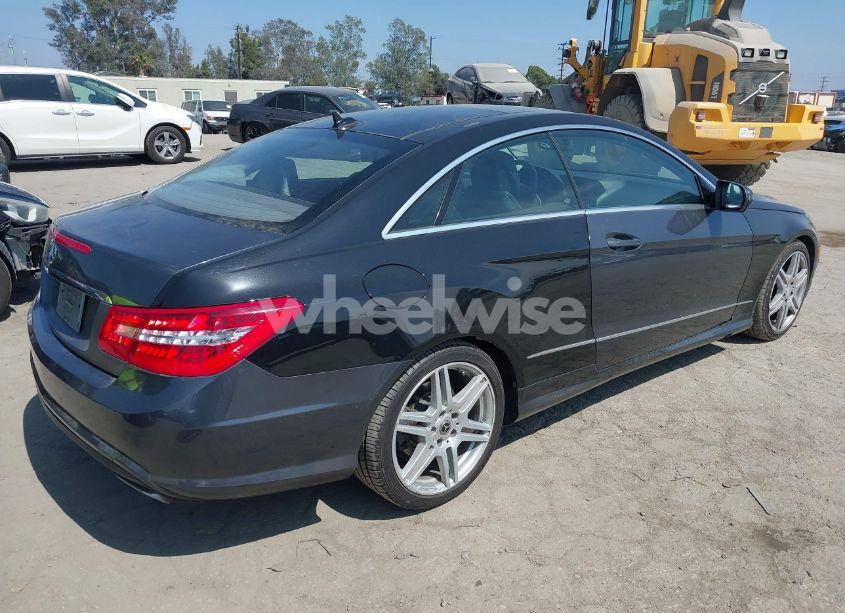 Photo 4 of 2010 Mercedes-benz E 550 (VIN 1FMEU63EX6U******)