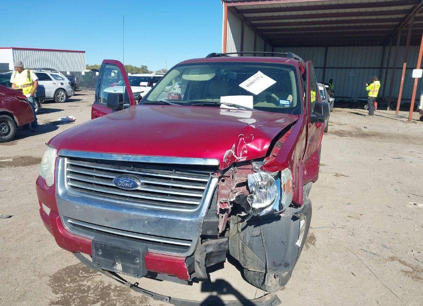 Photo 2 of 2008 Ford Explorer XLT (VIN 1FMEU63EX8UA69637)