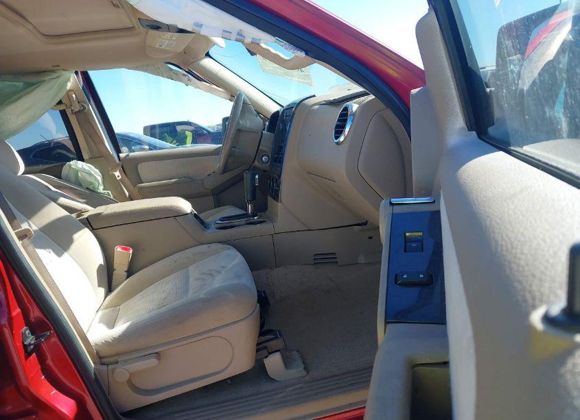 Photo 5 of 2008 Ford Explorer XLT (VIN 1FMEU63EX8UA69637)