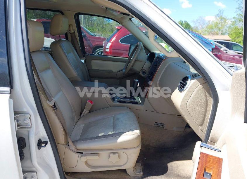 Photo 5 of 2008 Ford Explorer EDDIE BAUER (VIN 1FMEU64E58UB14854)