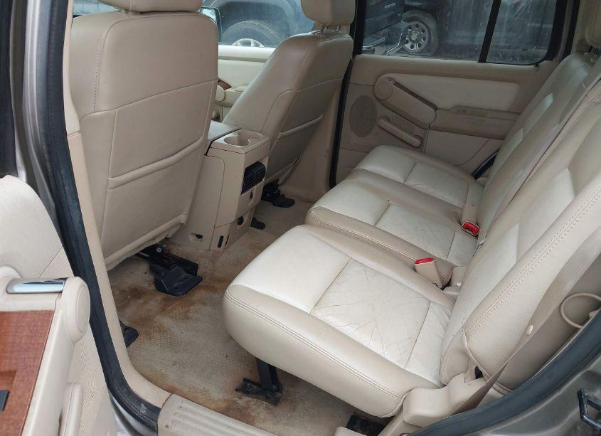 Photo 8 of 2006 Ford Explorer EDDIE BAUER (VIN 1FMEU64E86UB67996)