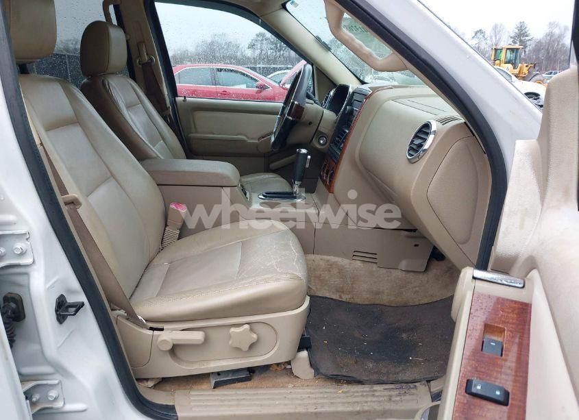Photo 5 of 2007 Ford Explorer EDDIE BAUER (VIN 1FMEU64E87UA98583)
