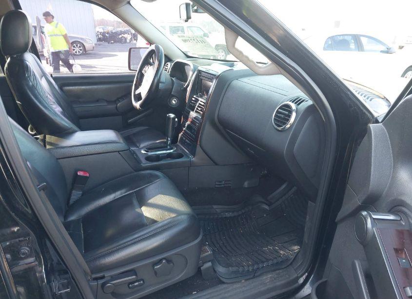 Photo 5 of 2007 Ford Explorer LIMITED (VIN 1FMEU65E07UB29596)