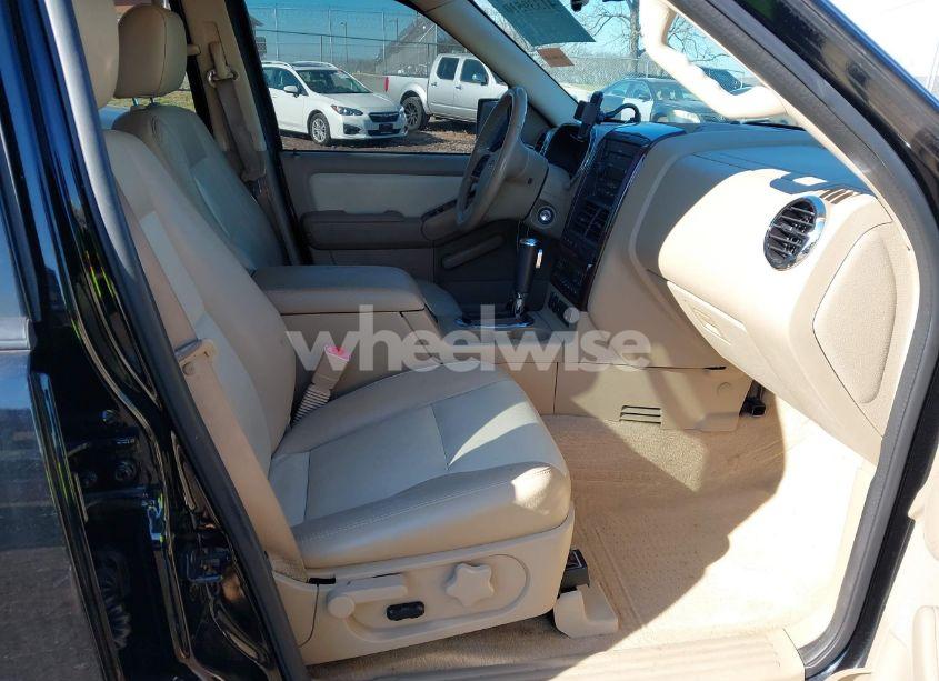 Photo 5 of 2007 Ford Explorer LIMITED (VIN 1FMEU65E77UB78827)