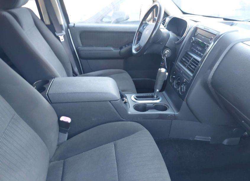 Photo 5 of 2010 Ford Explorer XLT (VIN 1FMEU6DE0AUA47103)