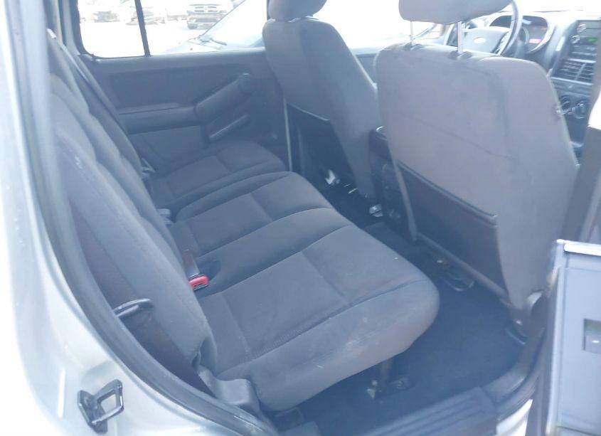 Photo 8 of 2010 Ford Explorer XLT (VIN 1FMEU6DE0AUA47103)