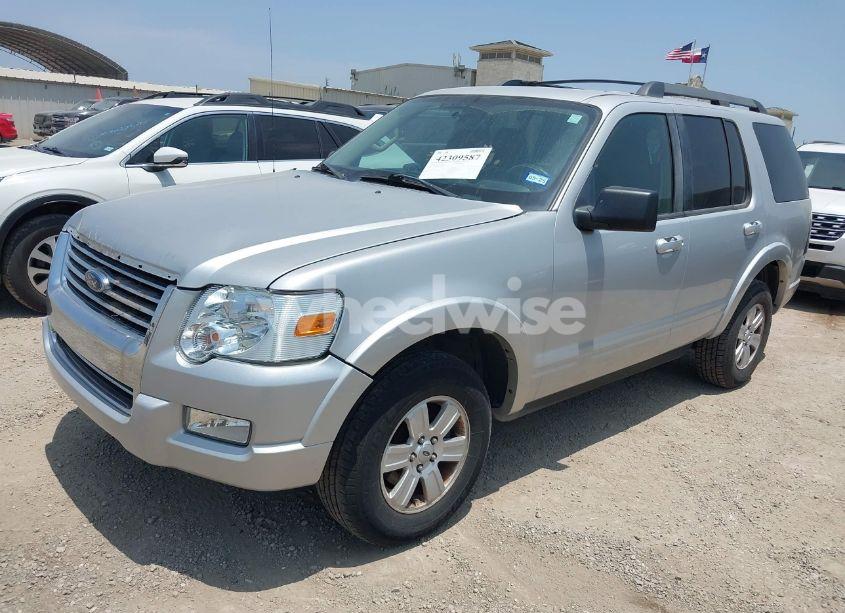 Photo 2 of 2010 Ford Explorer XLT (VIN 1FMEU6DE1AUA38927)