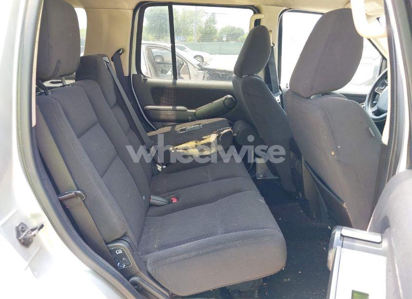 Photo 8 of 2010 Ford Explorer XLT (VIN 1FMEU6DE1AUA38927)