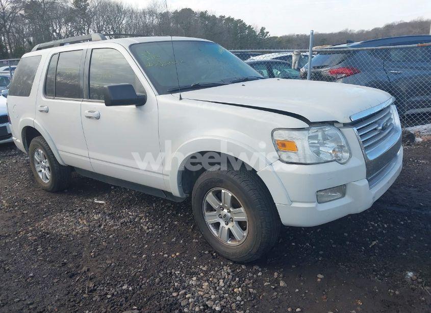 2010 Ford Explorer XLT (VIN 1FMEU6DE2AUA17262) main photo
