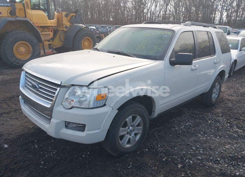 Photo 2 of 2010 Ford Explorer XLT (VIN 1FMEU6DE2AUA17262)