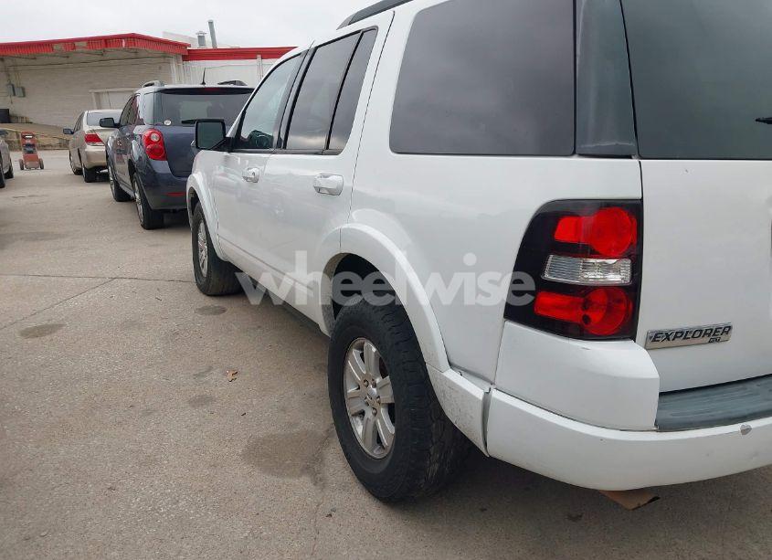 Photo 3 of 2010 Ford Explorer XLT (VIN 1FMEU6DE2AUA81978)