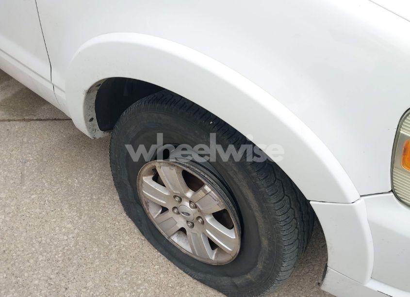 Photo 6 of 2010 Ford Explorer XLT (VIN 1FMEU6DE2AUA81978)