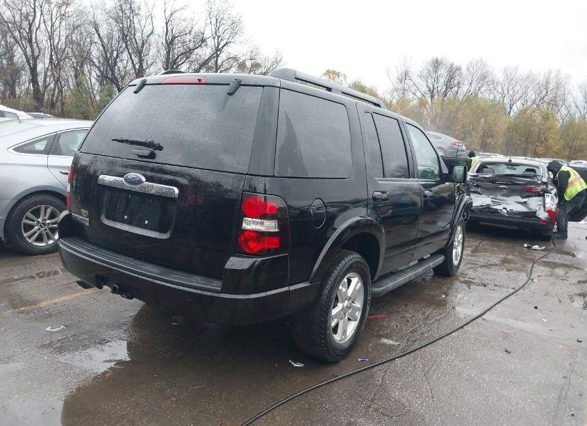 Photo 4 of 2010 Ford Explorer XLT (VIN 1FMEU6DE3AUA10255)