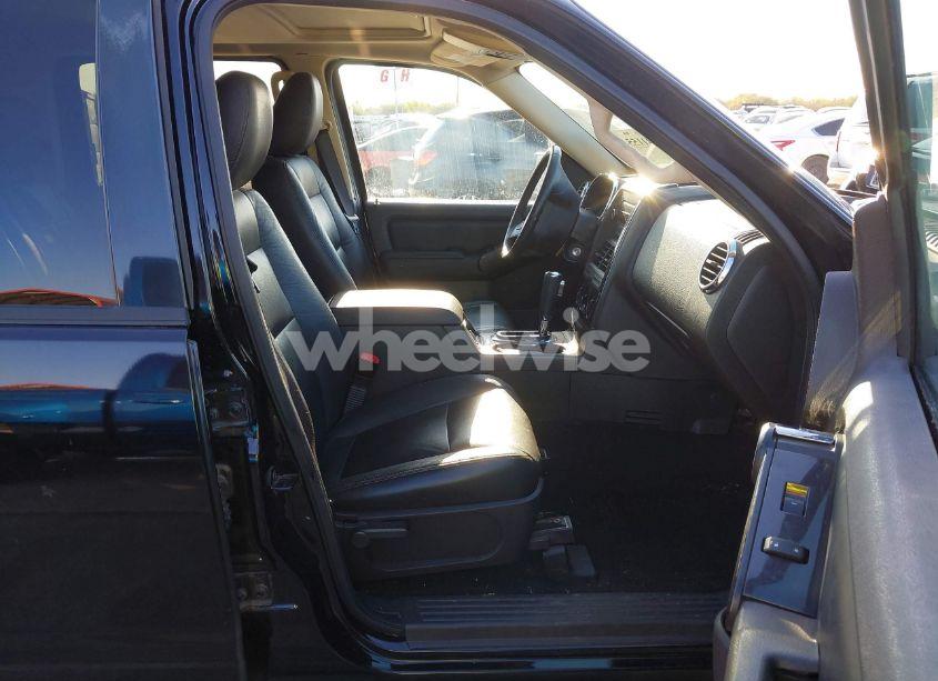 Photo 5 of 2010 Ford Explorer XLT (VIN 1FMEU6DE3AUA83092)