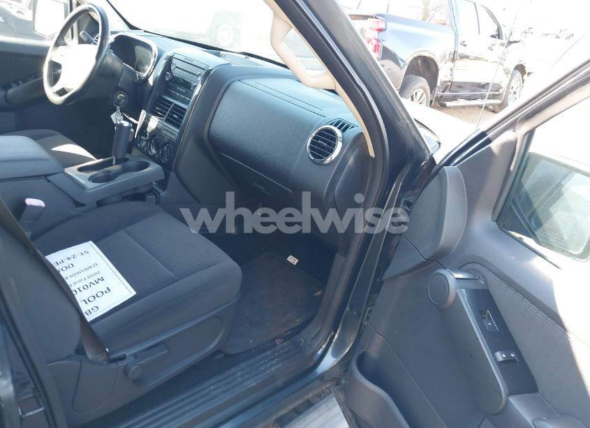 Photo 5 of 2010 Ford Explorer XLT (VIN 1FMEU6DE4AUA64406)