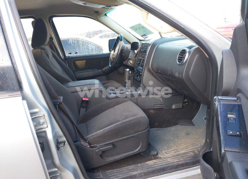 Photo 5 of 2010 Ford Explorer XLT (VIN 1FMEU6DE6AUA11223)