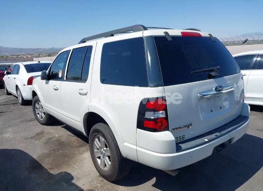 Photo 3 of 2010 Ford Explorer XLT (VIN 1FMEU6DE8AUA53893)