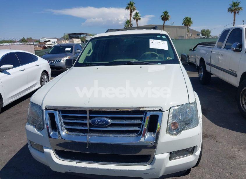 Photo 6 of 2010 Ford Explorer XLT (VIN 1FMEU6DE8AUA53893)