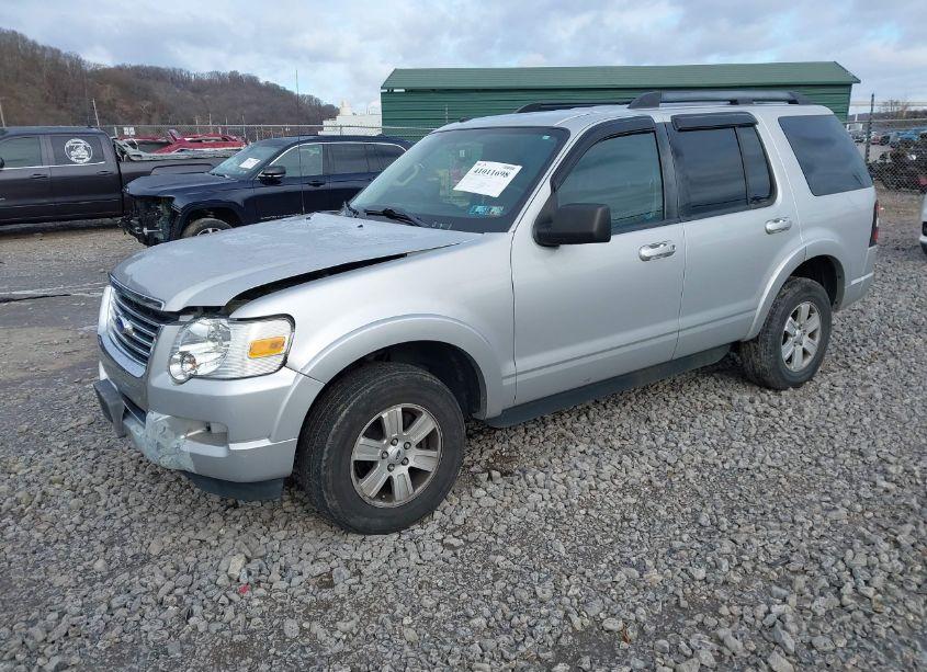 Photo 2 of 2010 Ford Explorer XLT (VIN 1FMEU6DE9AUA10261)