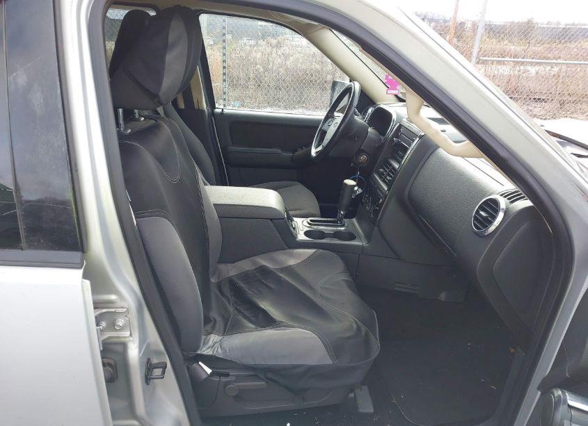 Photo 5 of 2010 Ford Explorer XLT (VIN 1FMEU6DE9AUA10261)