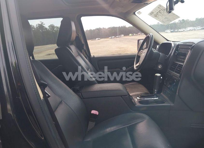 Photo 5 of 2010 Ford Explorer XLT (VIN 1FMEU6DE9AUA59055)