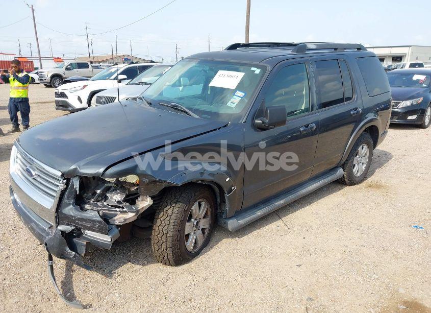 Photo 2 of 2010 Ford Explorer XLT (VIN 1FMEU6DEXAUA55838)