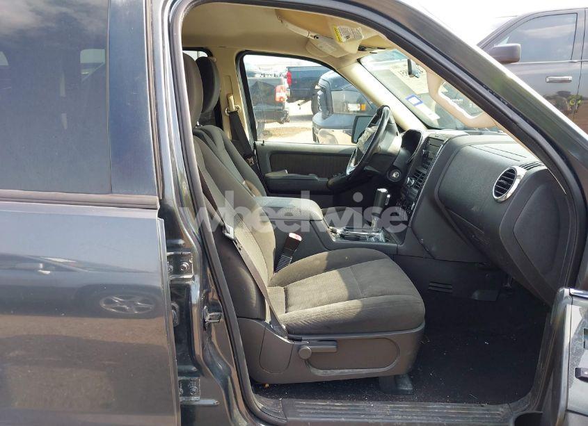 Photo 5 of 2010 Ford Explorer XLT (VIN 1FMEU6DEXAUA55838)