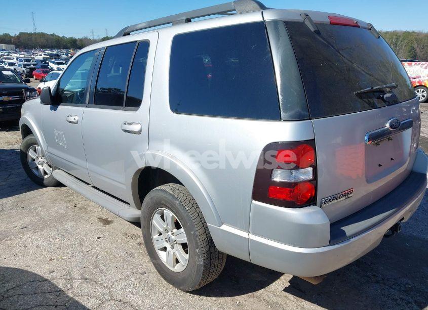 Photo 3 of 2010 Ford Explorer XLT (VIN 1FMEU6DEXAUA64409)