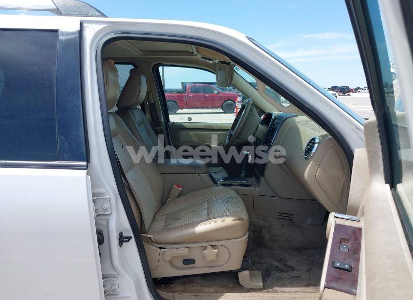 Photo 5 of 2010 Ford Explorer LIMITED (VIN 1FMEU6FE3AUA43642)