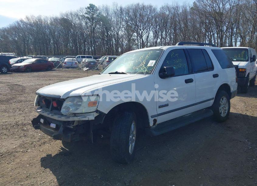Photo 2 of 2006 Ford Explorer XLS (VIN 1FMEU72E06UB34600)