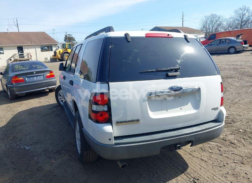 Photo 3 of 2006 Ford Explorer XLS (VIN 1FMEU72E06UB34600)