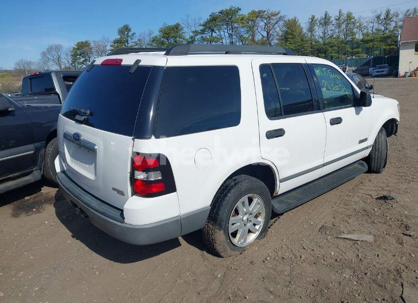 Photo 4 of 2006 Ford Explorer XLS (VIN 1FMEU72E06UB34600)