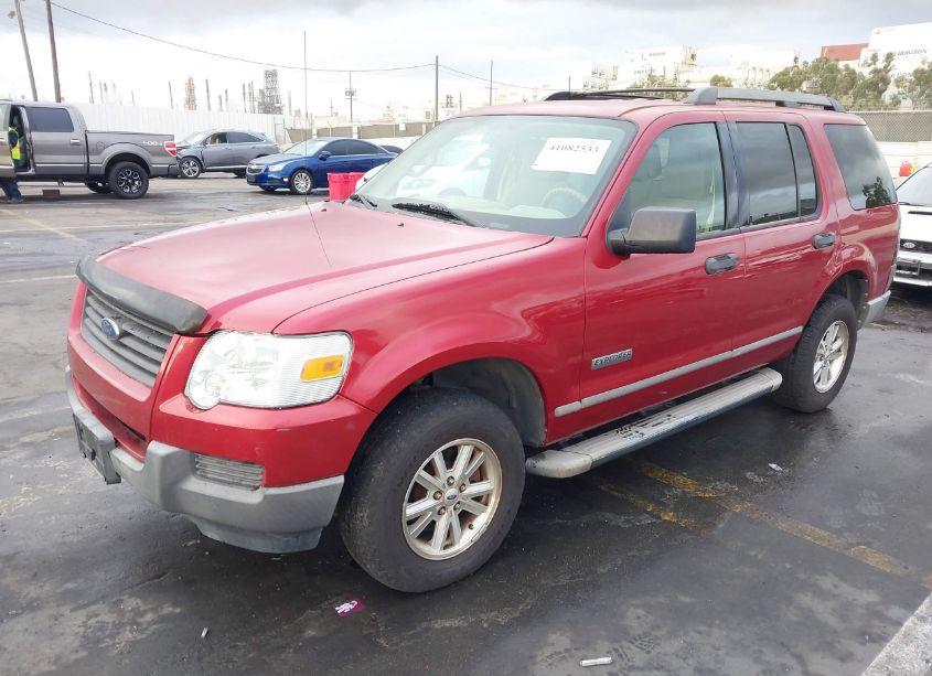 Photo 2 of 2006 Ford Explorer XLS (VIN 1FMEU72E16UA67795)