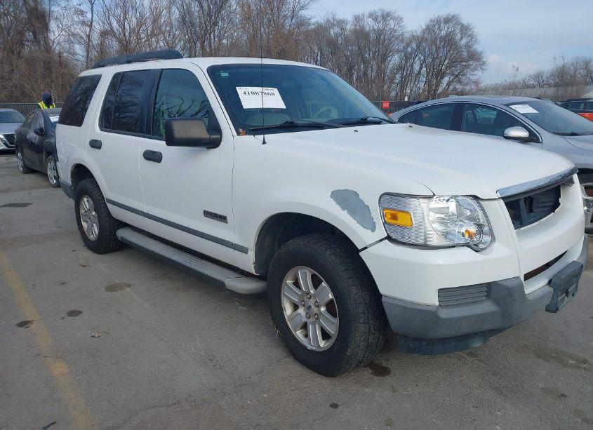 2006 Ford Explorer XLS (VIN 1FMEU72E26UA30562) main photo