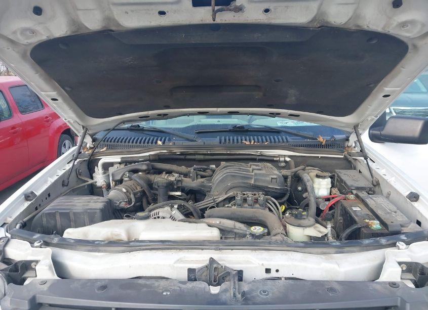 Photo 10 of 2006 Ford Explorer XLS (VIN 1FMEU72E26UA30562)