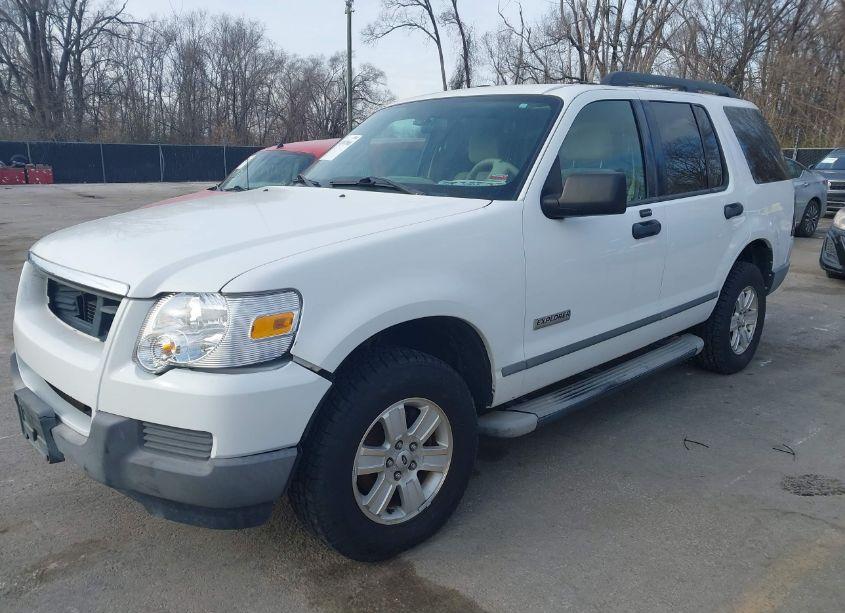 Photo 2 of 2006 Ford Explorer XLS (VIN 1FMEU72E26UA30562)
