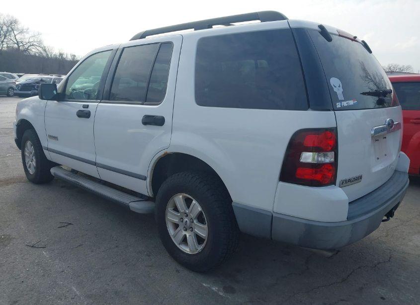 Photo 3 of 2006 Ford Explorer XLS (VIN 1FMEU72E26UA30562)