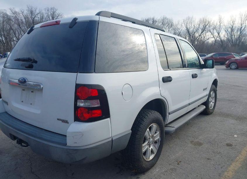 Photo 4 of 2006 Ford Explorer XLS (VIN 1FMEU72E26UA30562)