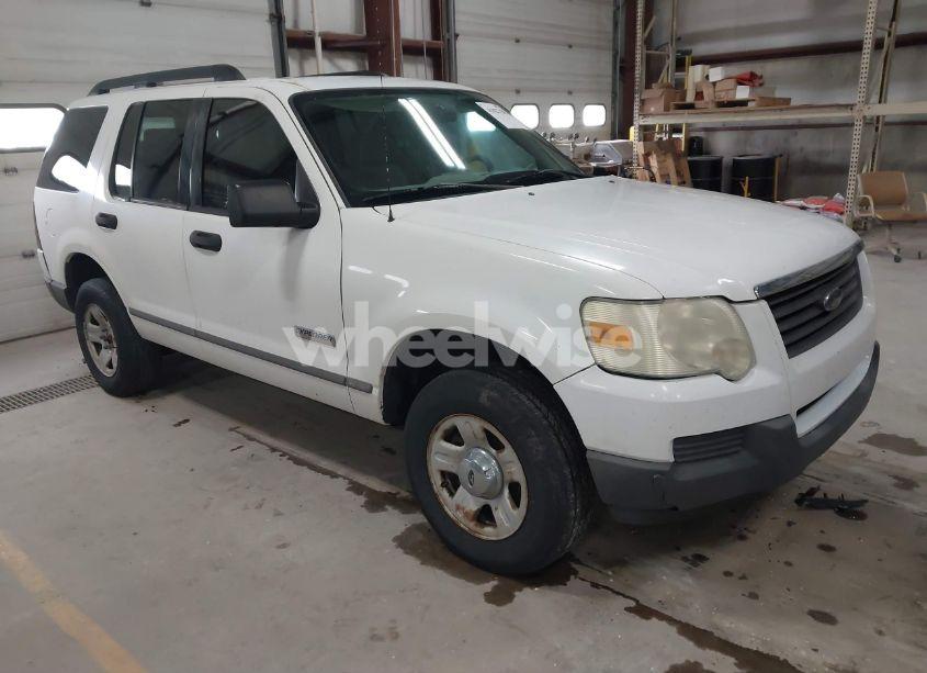 2006 Ford Explorer XLS (VIN 1FMEU72E26UB19192) main photo