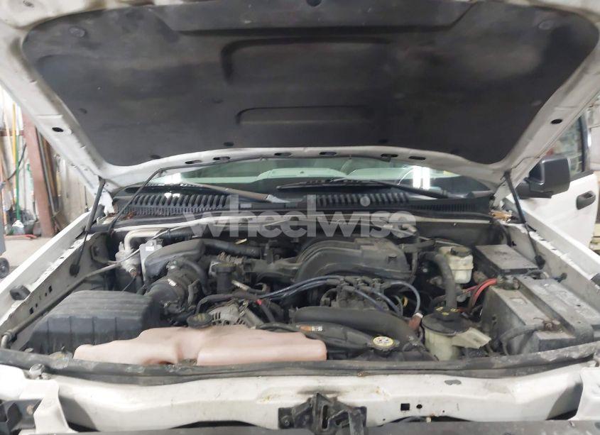 Photo 10 of 2006 Ford Explorer XLS (VIN 1FMEU72E26UB19192)