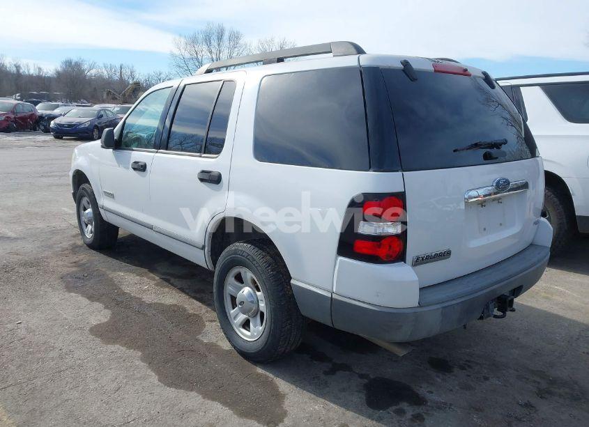 Photo 3 of 2006 Ford Explorer XLS (VIN 1FMEU72E36UA81732)