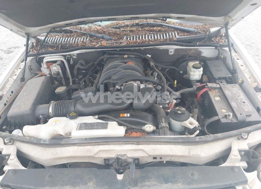 Photo 10 of 2006 Ford Explorer XLT (VIN 1FMEU73806UB54242)