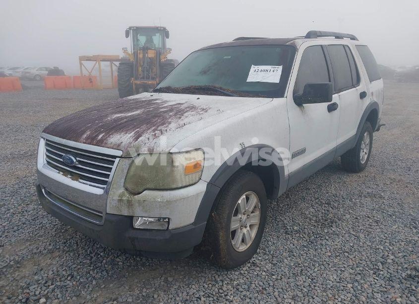 Photo 2 of 2006 Ford Explorer XLT (VIN 1FMEU73806UB54242)
