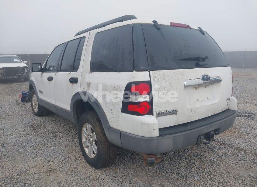 Photo 3 of 2006 Ford Explorer XLT (VIN 1FMEU73806UB54242)